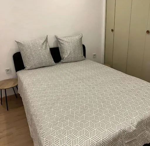 Zen Mayar House Centre *