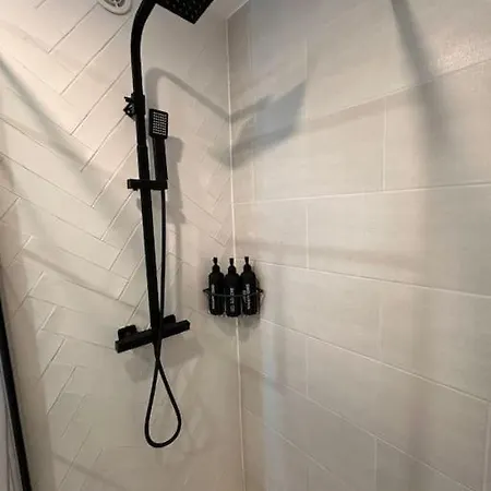 Zen Mayar House Centre *